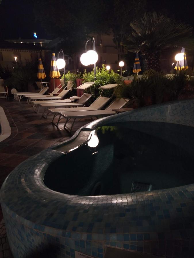 Hotel Prestigio チェゼナーティコ エクステリア 写真