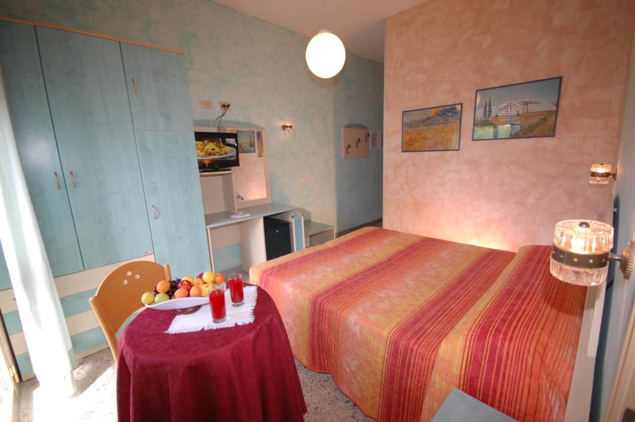 Hotel Prestigio チェゼナーティコ エクステリア 写真